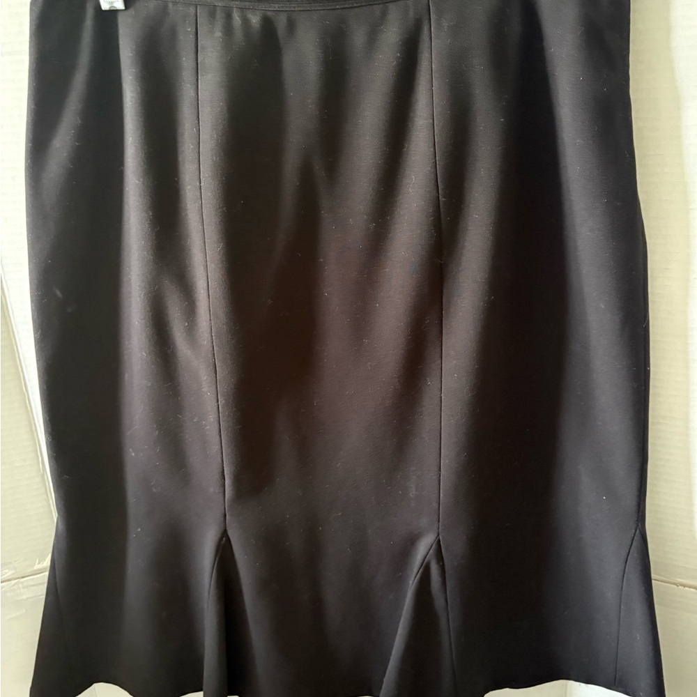 Josephine Chaus Black Pencil Skirt